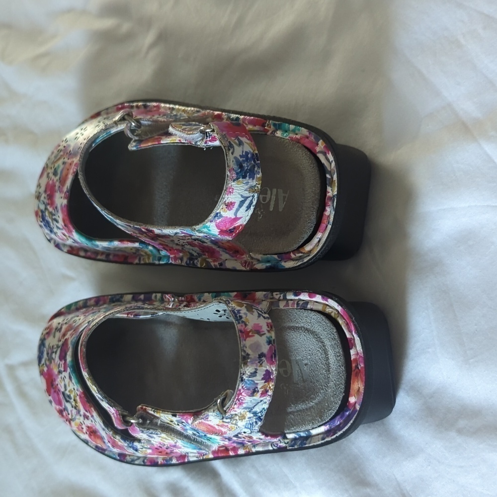 Algeria Jemma Perennial Women's size 39 shoes. Gently used. Excellent condition. - Picture 3 of 9